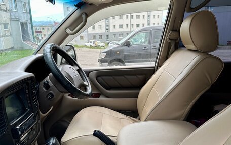 Toyota Land Cruiser 100 рестайлинг 2, 1998 год, 1 899 000 рублей, 12 фотография
