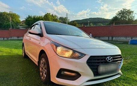 Hyundai Solaris II рестайлинг, 2018 год, 1 300 000 рублей, 6 фотография