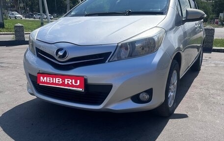 Toyota Vitz, 2011 год, 610 000 рублей, 2 фотография