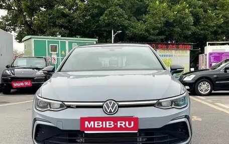 Volkswagen Golf VIII, 2023 год, 1 640 000 рублей, 2 фотография