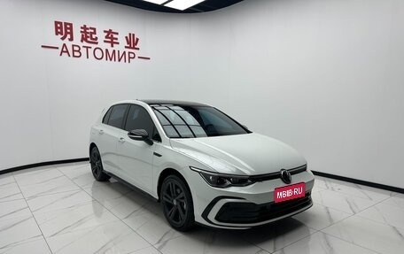 Volkswagen Golf VIII, 2023 год, 1 990 000 рублей, 1 фотография