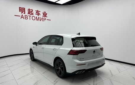 Volkswagen Golf VIII, 2023 год, 1 980 000 рублей, 3 фотография
