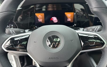 Volkswagen Golf VIII, 2023 год, 1 980 000 рублей, 12 фотография
