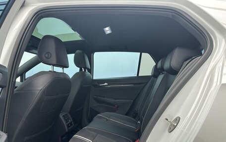 Volkswagen Golf VIII, 2023 год, 1 990 000 рублей, 6 фотография