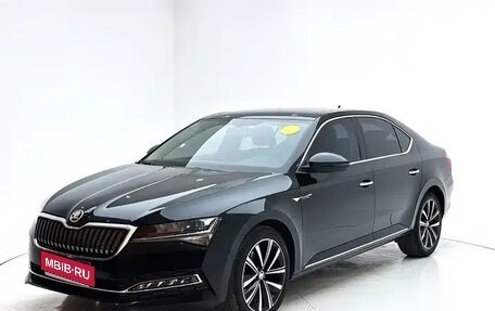 Skoda Superb III рестайлинг, 2023 год, 1 840 000 рублей, 2 фотография
