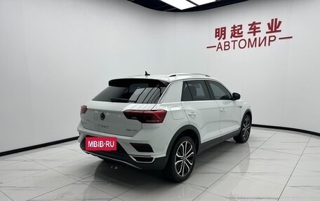 Volkswagen T-Roc I, 2022 год, 1 870 000 рублей, 3 фотография