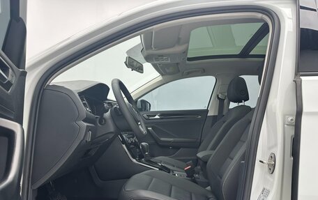 Volkswagen T-Roc I, 2022 год, 1 800 000 рублей, 2 фотография