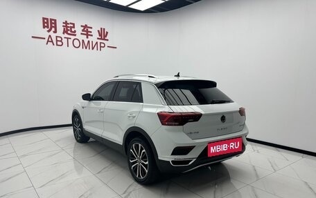 Volkswagen T-Roc I, 2022 год, 1 800 000 рублей, 7 фотография