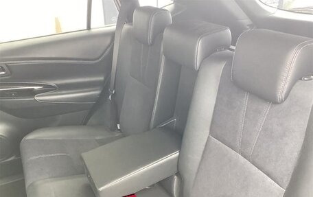 Toyota Harrier, 2016 год, 2 120 000 рублей, 14 фотография
