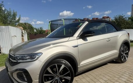 Volkswagen T-Roc I, 2023 год, 2 832 000 рублей, 1 фотография