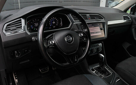 Volkswagen Tiguan II, 2019 год, 2 090 000 рублей, 14 фотография
