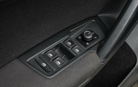 Volkswagen Tiguan II, 2019 год, 2 090 000 рублей, 16 фотография