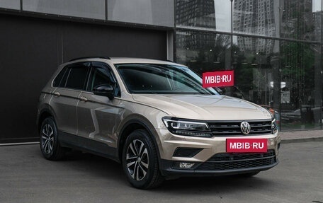 Volkswagen Tiguan II, 2019 год, 2 090 000 рублей, 3 фотография