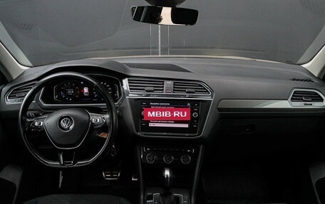 Volkswagen Tiguan II, 2019 год, 2 090 000 рублей, 11 фотография