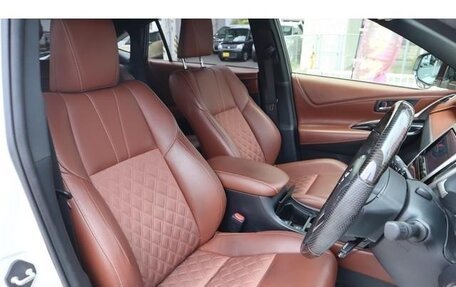 Toyota Harrier, 2019 год, 2 390 000 рублей, 13 фотография