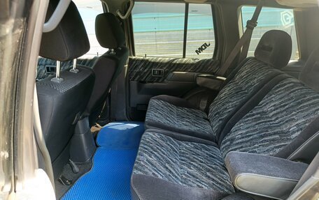Nissan Terrano II рестайлинг, 1994 год, 700 000 рублей, 13 фотография