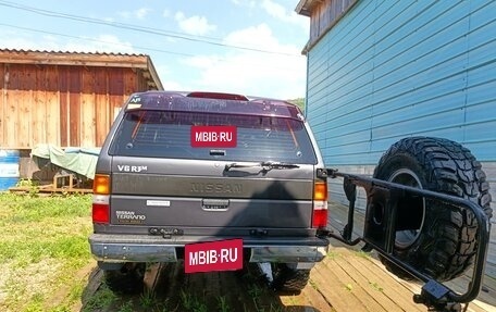 Nissan Terrano II рестайлинг, 1994 год, 700 000 рублей, 8 фотография