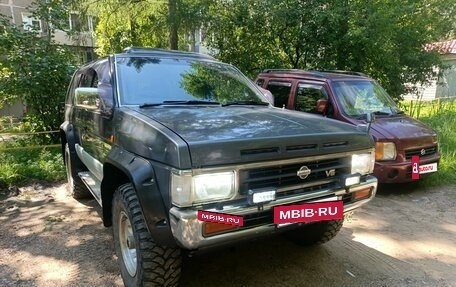 Nissan Terrano II рестайлинг, 1994 год, 700 000 рублей, 28 фотография
