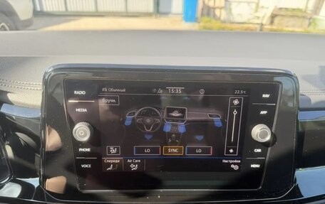 Volkswagen T-Roc I, 2023 год, 2 832 000 рублей, 19 фотография