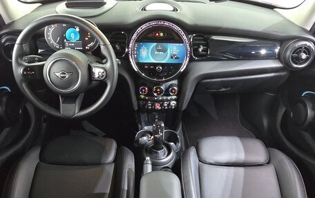 MINI Countryman II (F60), 2023 год, 2 300 000 рублей, 2 фотография