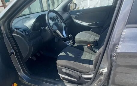 Hyundai Solaris II рестайлинг, 2011 год, 850 000 рублей, 2 фотография