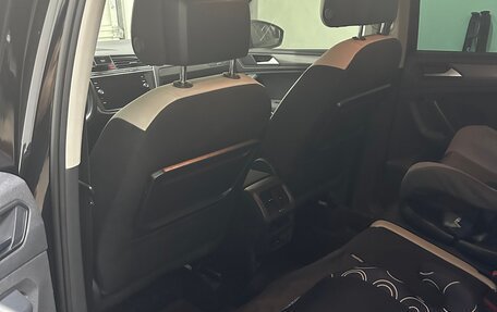 Volkswagen Tiguan II, 2019 год, 2 500 000 рублей, 2 фотография