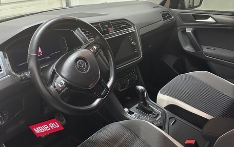 Volkswagen Tiguan II, 2019 год, 2 500 000 рублей, 3 фотография