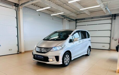 Honda Freed I, 2012 год, 1 199 999 рублей, 2 фотография