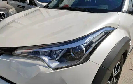 Toyota C-HR I рестайлинг, 2018 год, 1 700 666 рублей, 4 фотография