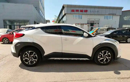 Toyota C-HR I рестайлинг, 2018 год, 1 700 666 рублей, 11 фотография