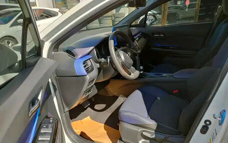 Toyota C-HR I рестайлинг, 2018 год, 1 700 666 рублей, 18 фотография