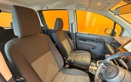 Toyota Sienta, 2024 год, 1 070 000 рублей, 17 фотография