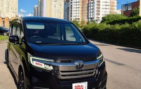 Honda Stepwgn IV, 2020 год, 2 650 000 рублей, 2 фотография