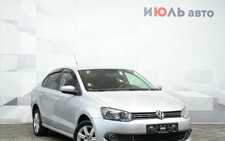 Volkswagen Polo VI (EU Market), 2011 год, 700 000 рублей, 2 фотография