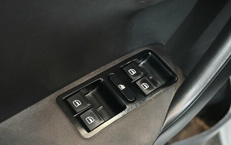 Volkswagen Polo VI (EU Market), 2011 год, 700 000 рублей, 10 фотография
