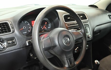Volkswagen Polo VI (EU Market), 2011 год, 700 000 рублей, 9 фотография