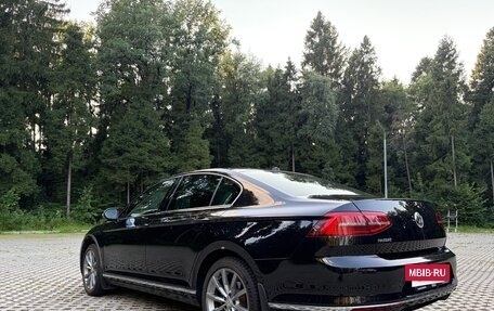 Volkswagen Passat B8 рестайлинг, 2018 год, 1 790 000 рублей, 9 фотография
