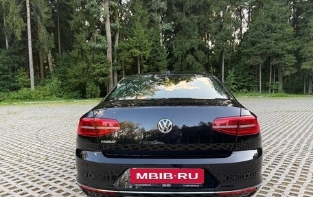 Volkswagen Passat B8 рестайлинг, 2018 год, 1 790 000 рублей, 8 фотография