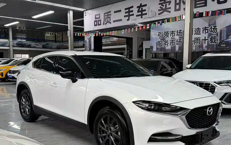 Mazda CX-4, 2023 год, 1 800 000 рублей, 2 фотография