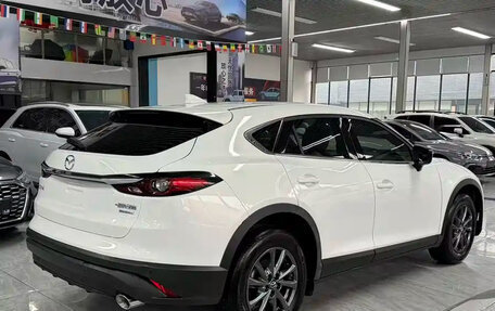 Mazda CX-4, 2023 год, 1 800 000 рублей, 5 фотография