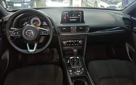 Mazda CX-4, 2023 год, 1 860 000 рублей, 9 фотография