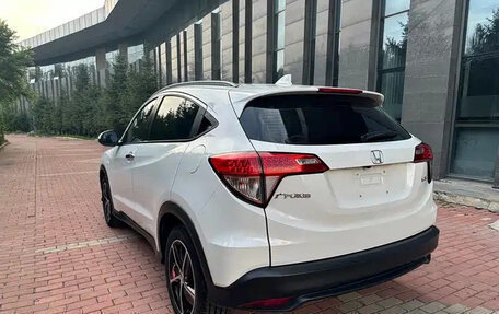 Honda Vezel, 2022 год, 1 300 666 рублей, 4 фотография