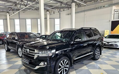 Toyota Land Cruiser 200, 2019 год, 8 399 000 рублей, 1 фотография