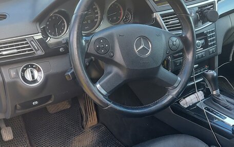 Mercedes-Benz E-Класс, 2010 год, 1 300 000 рублей, 11 фотография