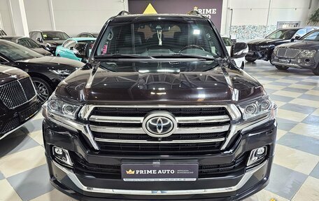 Toyota Land Cruiser 200, 2019 год, 8 399 000 рублей, 2 фотография