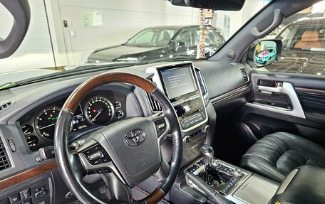 Toyota Land Cruiser 200, 2019 год, 8 399 000 рублей, 12 фотография
