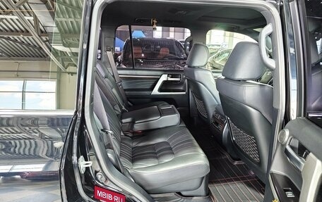 Toyota Land Cruiser 200, 2019 год, 8 399 000 рублей, 21 фотография