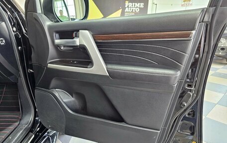 Toyota Land Cruiser 200, 2019 год, 8 399 000 рублей, 23 фотография