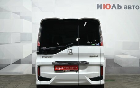 Honda Stepwgn IV, 2015 год, 1 950 000 рублей, 5 фотография