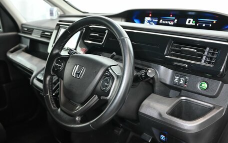 Honda Stepwgn IV, 2015 год, 1 950 000 рублей, 15 фотография